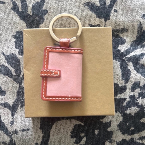 Coach Picture Frame Keychain - Picture 3 of 3